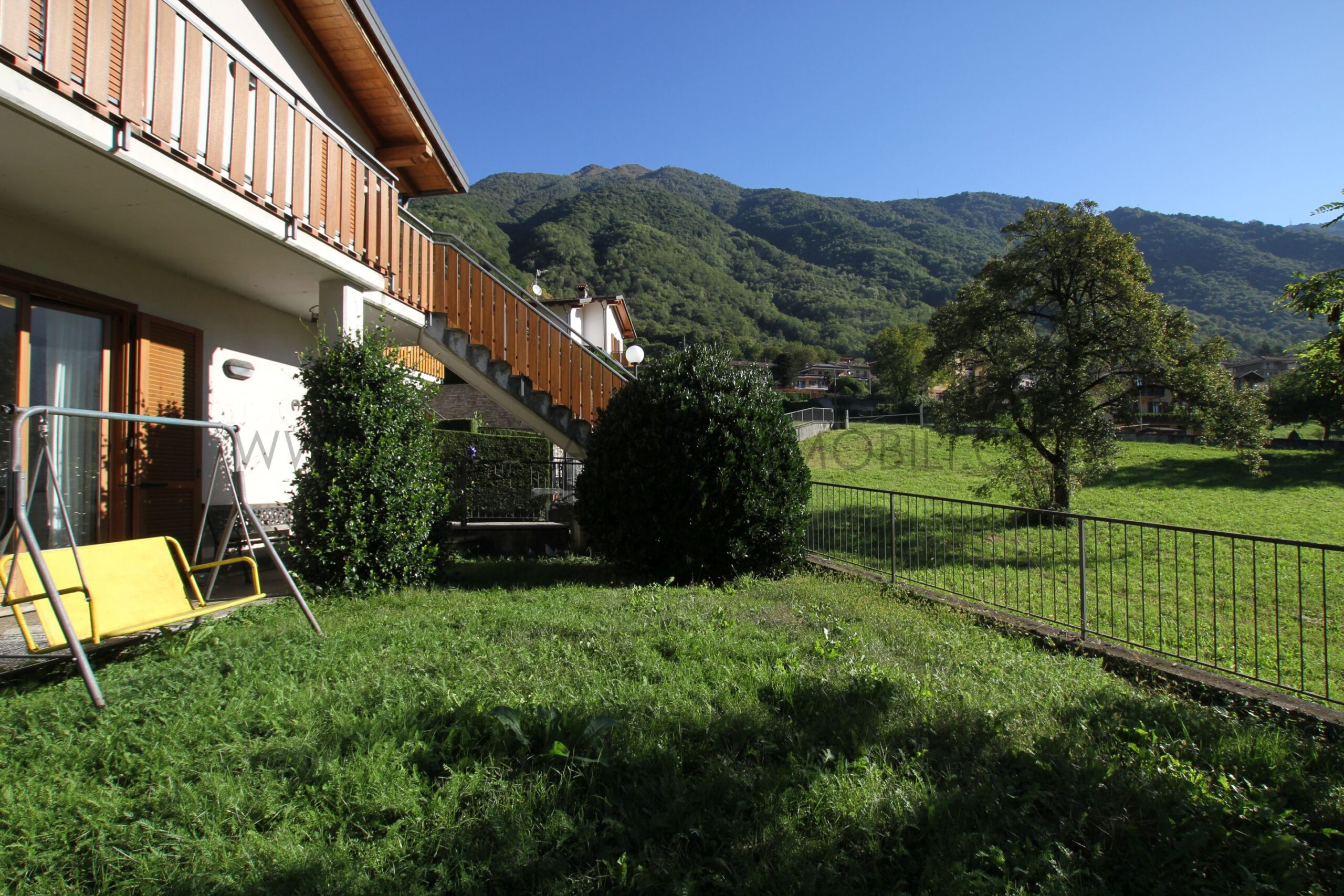 appartamento trilocale in vendita a Primaluna sanmarco immobili Pri00002 - giardino