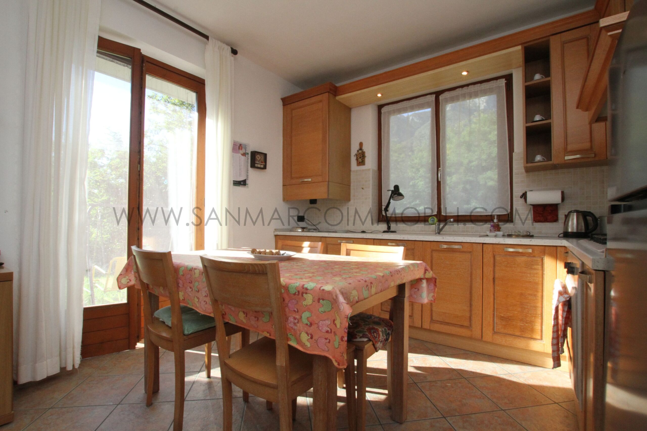 appartamento trilocale in vendita a Primaluna sanmarco immobili Pri00002 - cucina